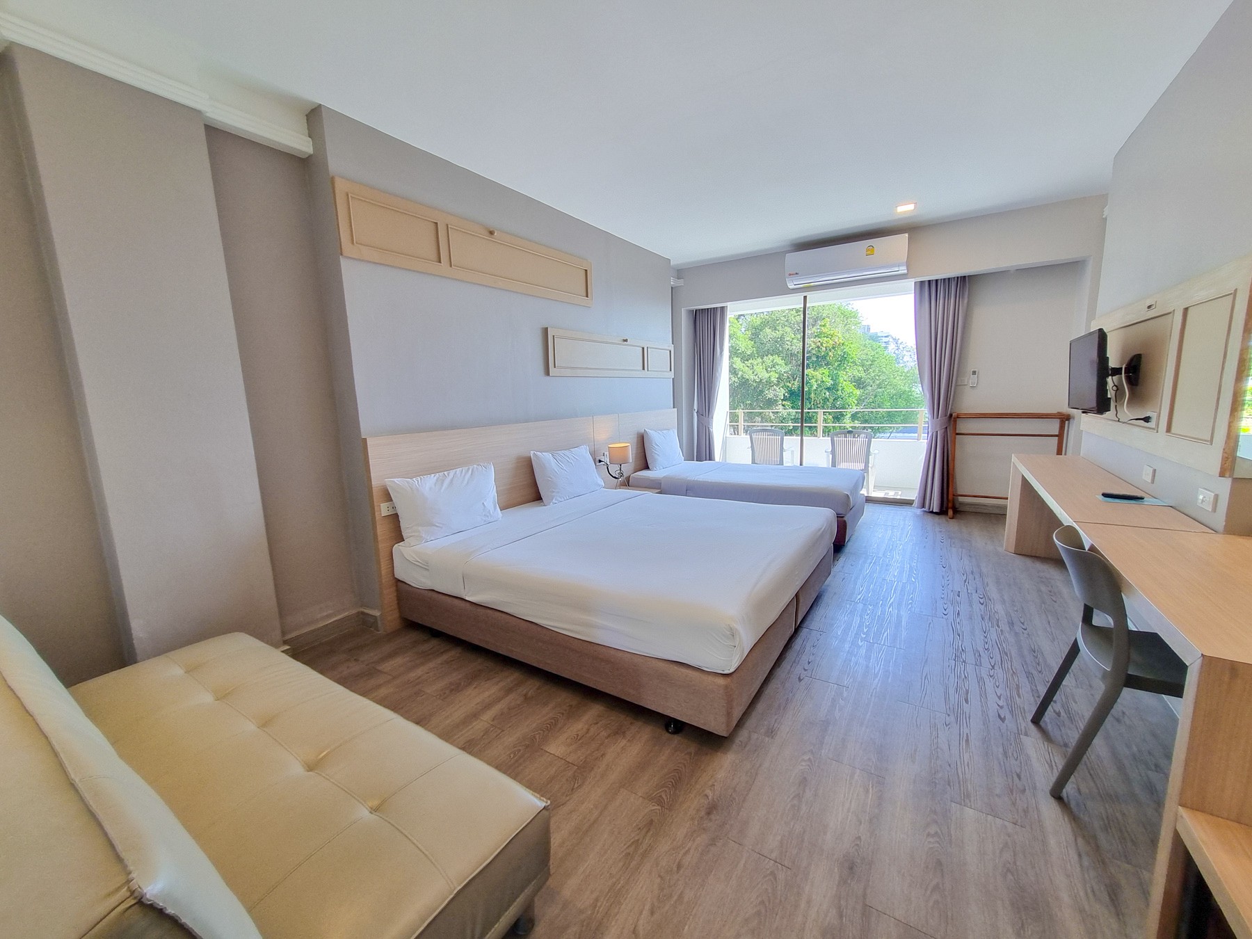 Deluxe Triple Room