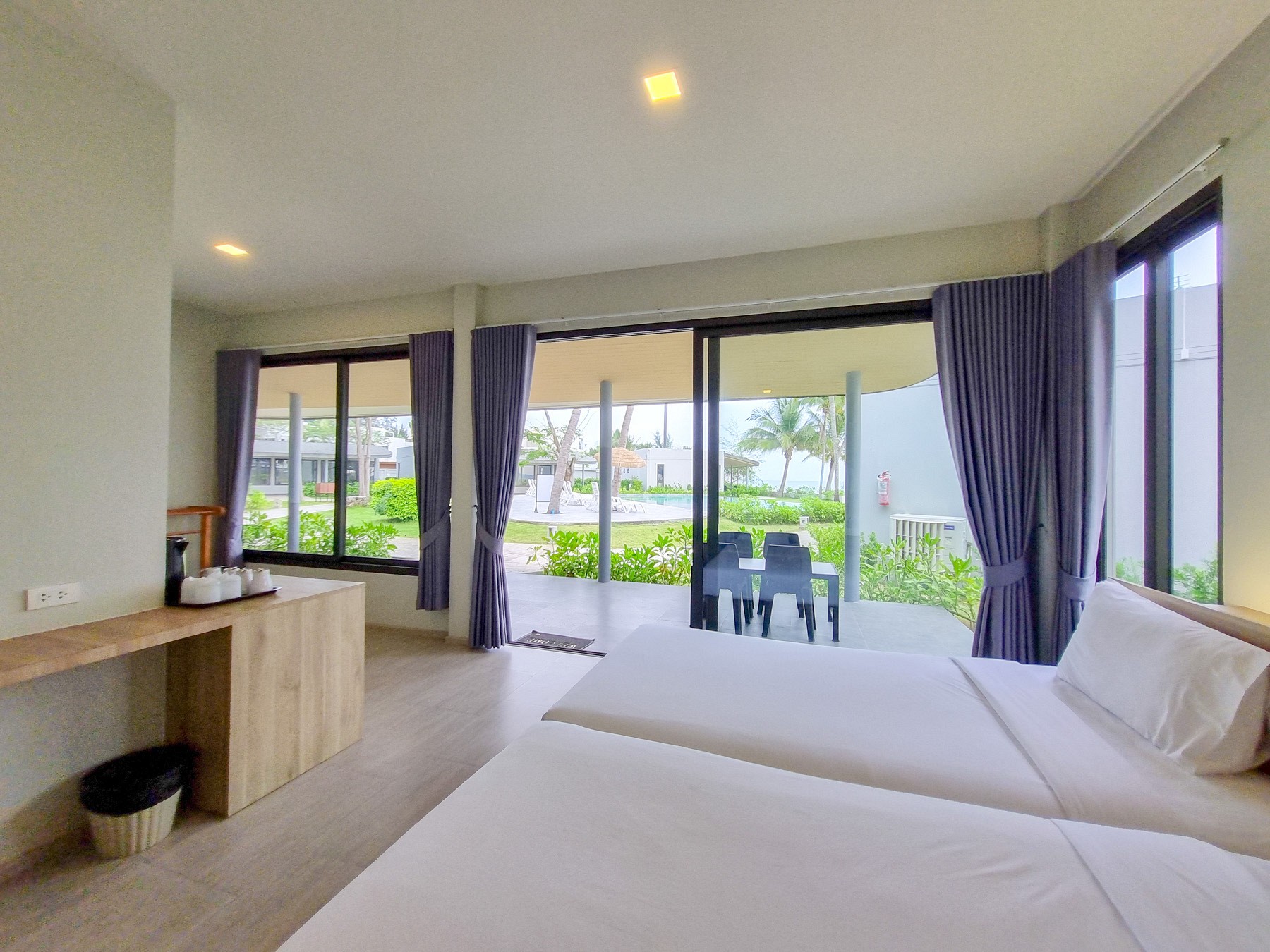 Grand Seaview Room